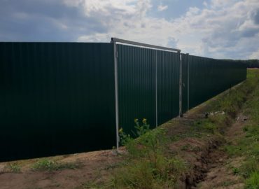 забора из двухстороннего профнастила